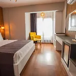 Rodis Hotel